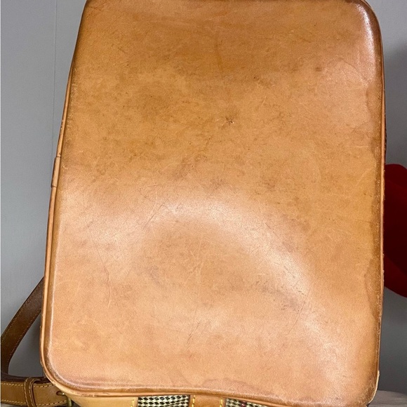 Hunting World Plaid Bucket Bag - Picture 5 of 13